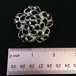 Jewelry - Elegant sliver pin Jewelry - Elegant sliver pin